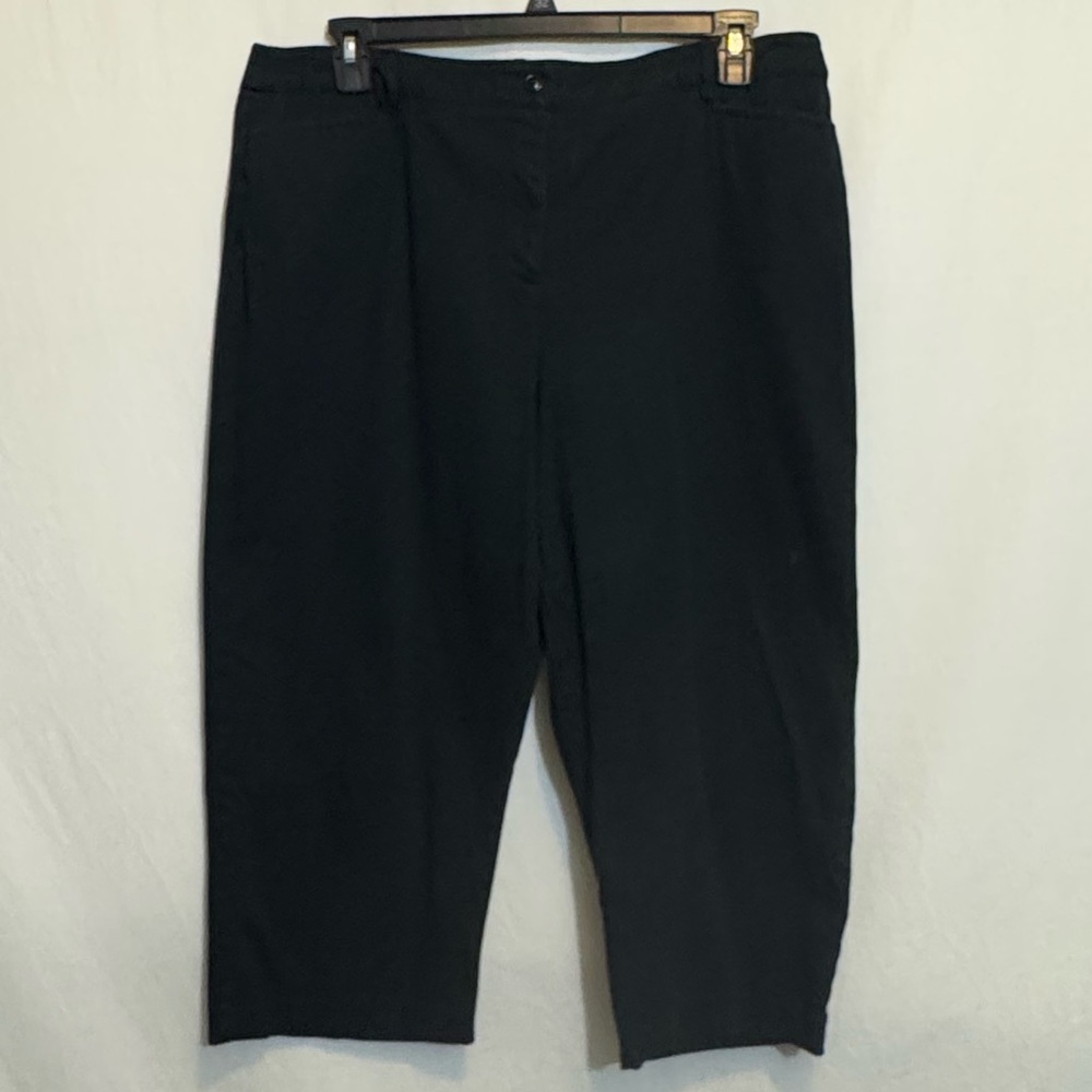 B-55 Briggs New York PLUS‎ SIZE 18W Black Capris